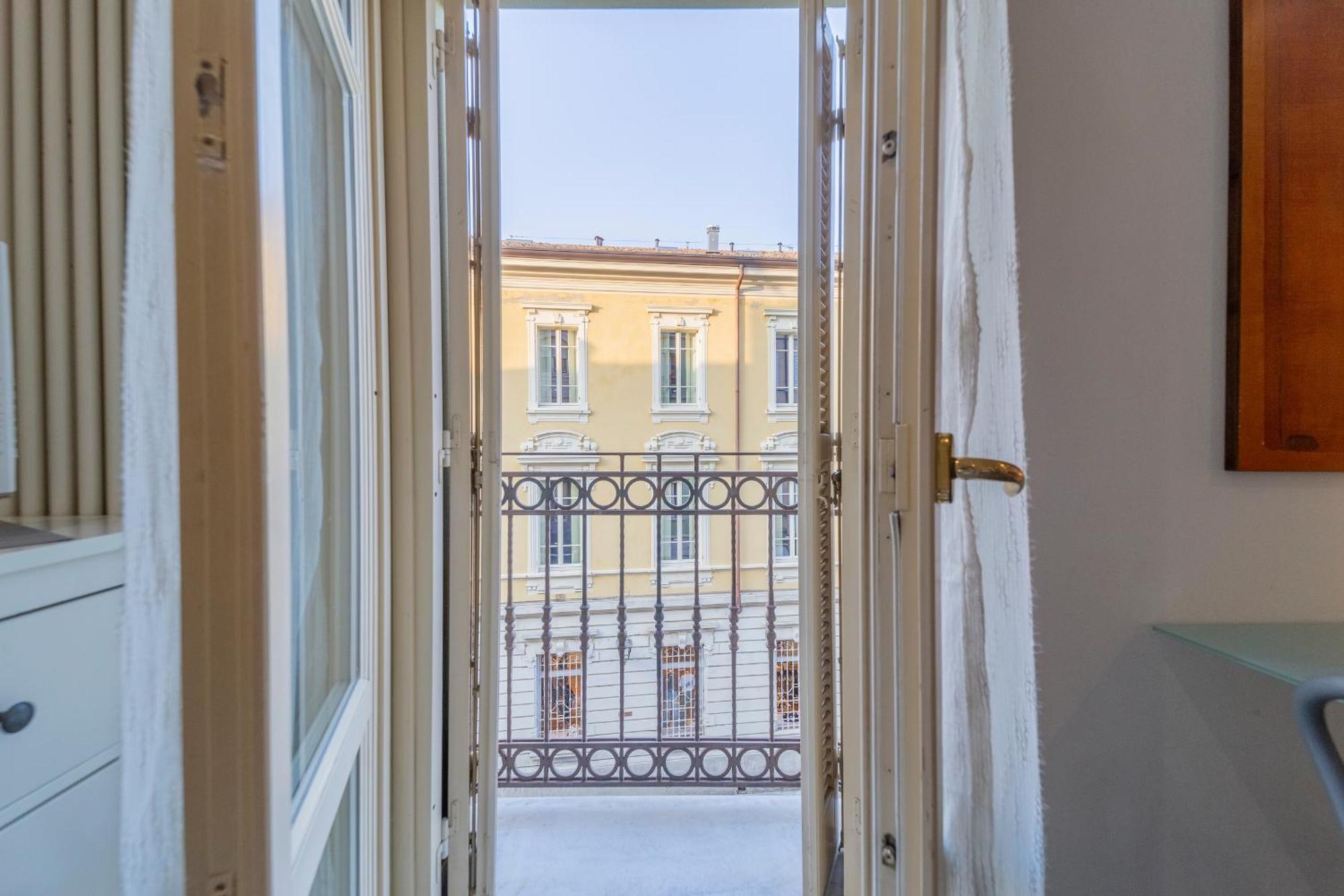 Falcon House - Nel Cuore Di